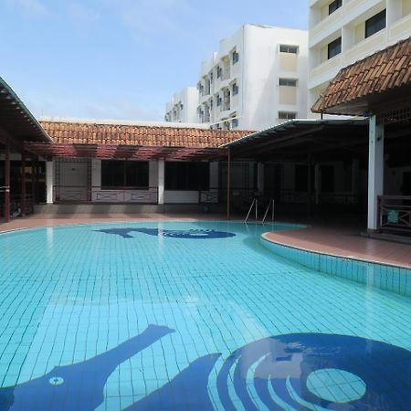 Sea View Resort Hotel & Apartments Kuala Belait Екстер'єр фото