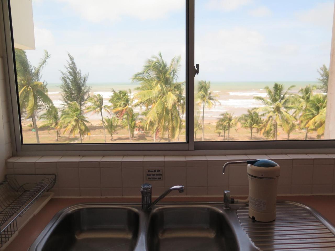 Sea View Resort Hotel & Apartments Kuala Belait Екстер'єр фото