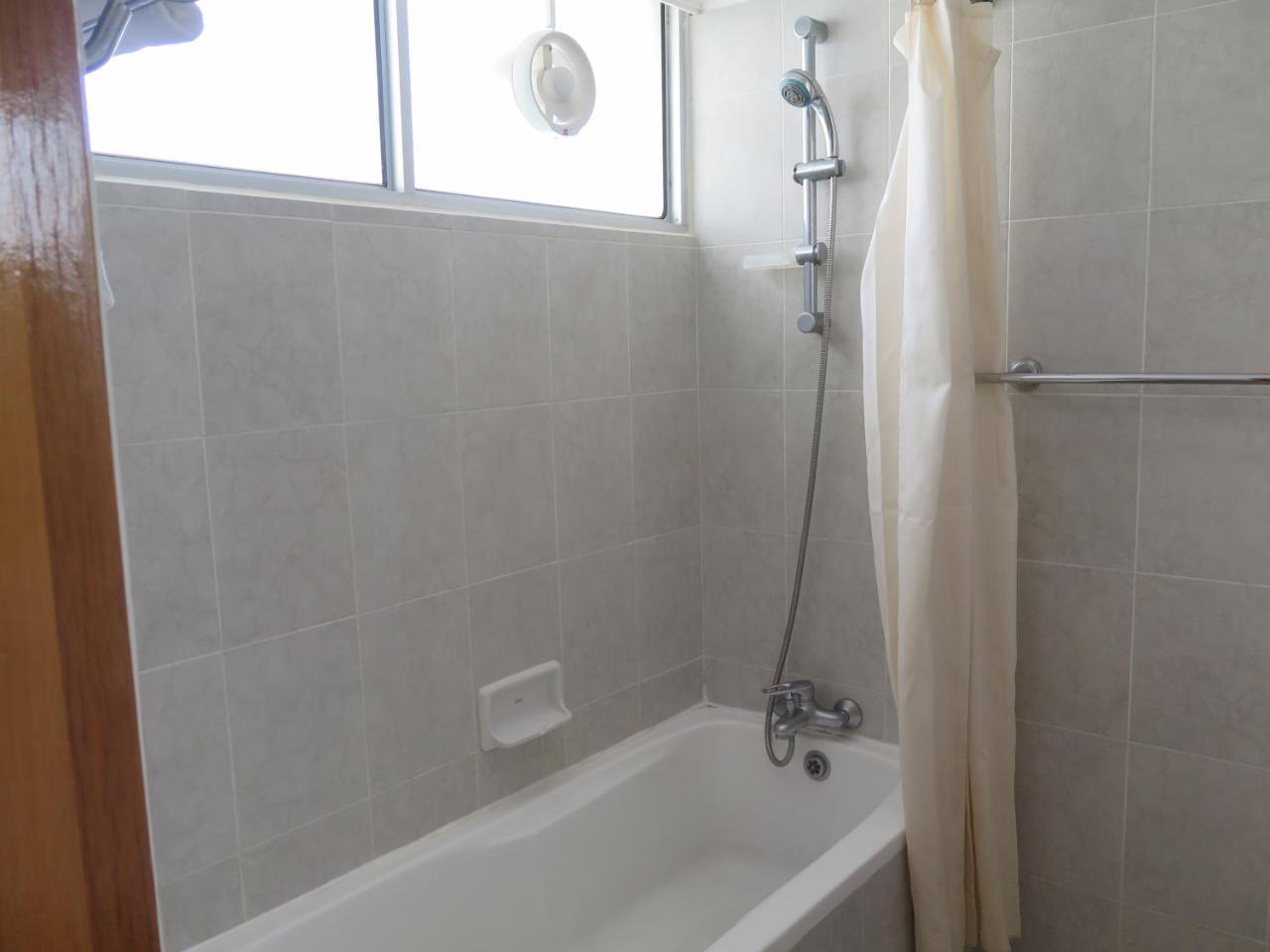 Sea View Resort Hotel & Apartments Kuala Belait Екстер'єр фото