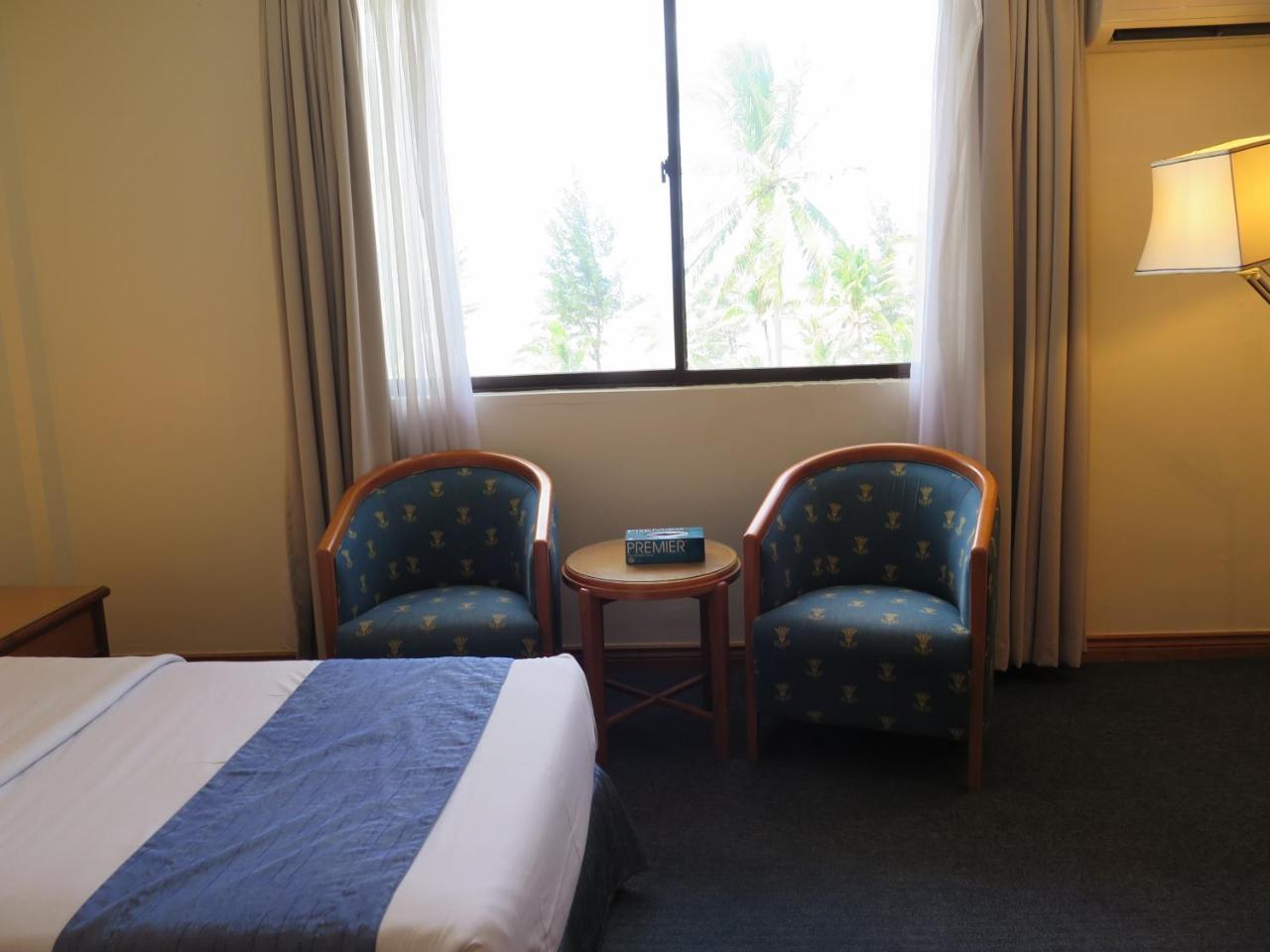 Sea View Resort Hotel & Apartments Kuala Belait Екстер'єр фото