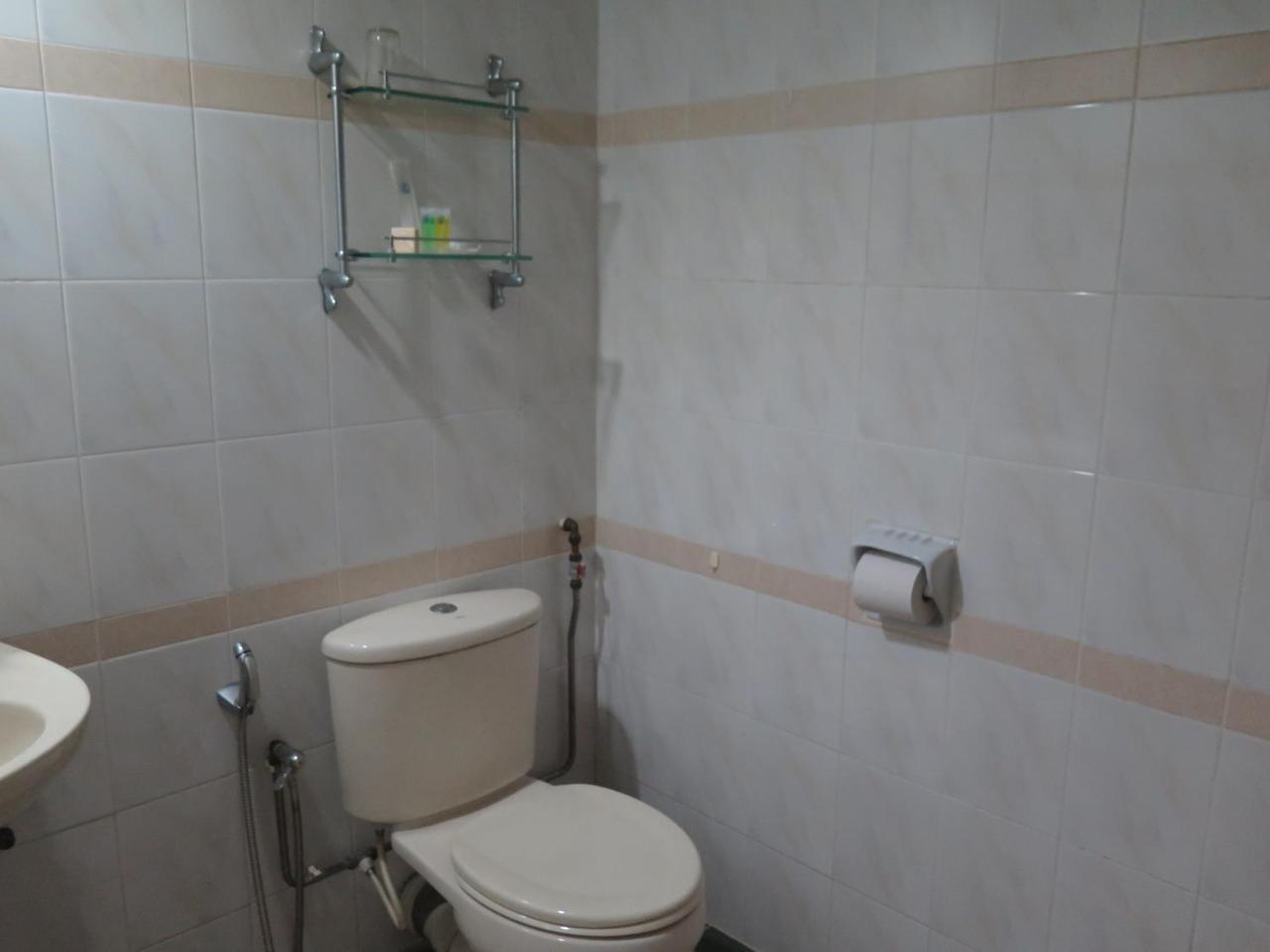 Sea View Resort Hotel & Apartments Kuala Belait Екстер'єр фото