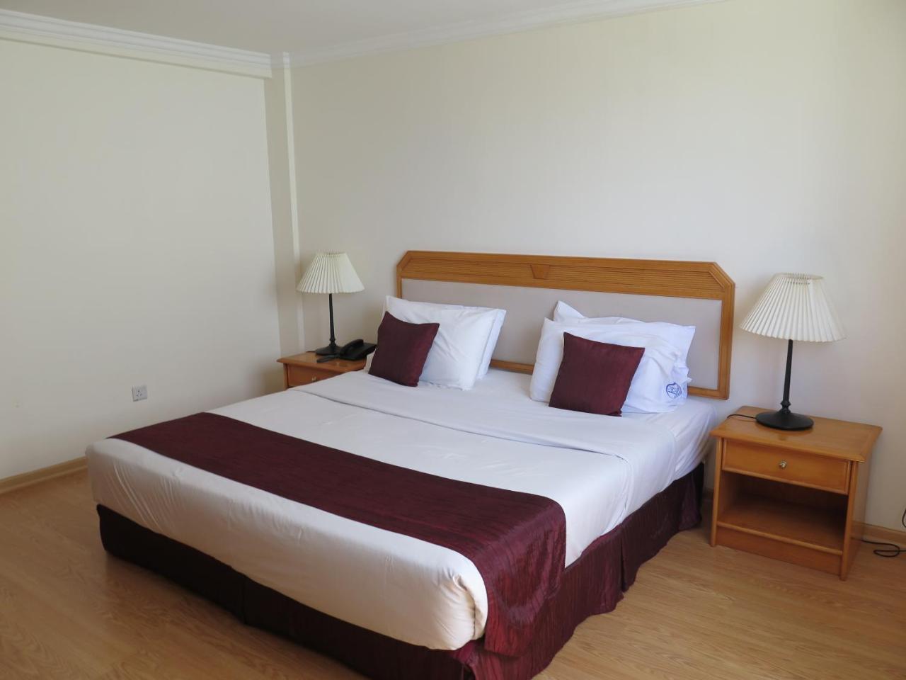 Sea View Resort Hotel & Apartments Kuala Belait Екстер'єр фото